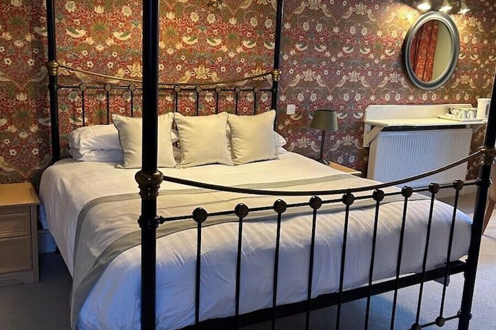 Room 34 of 89