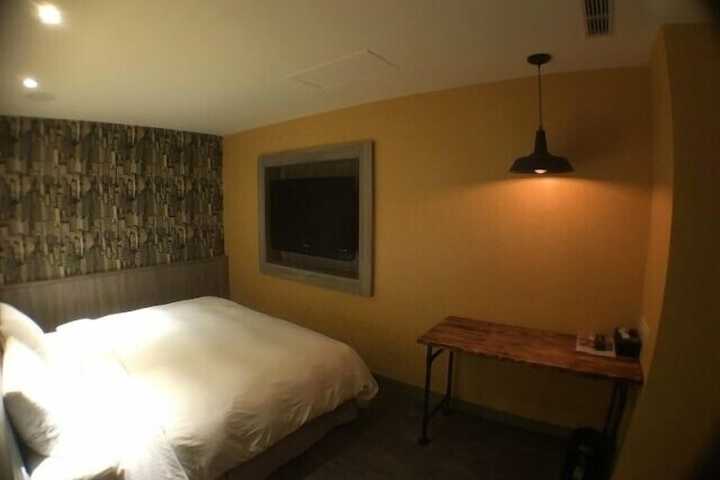 Room 23 of 50