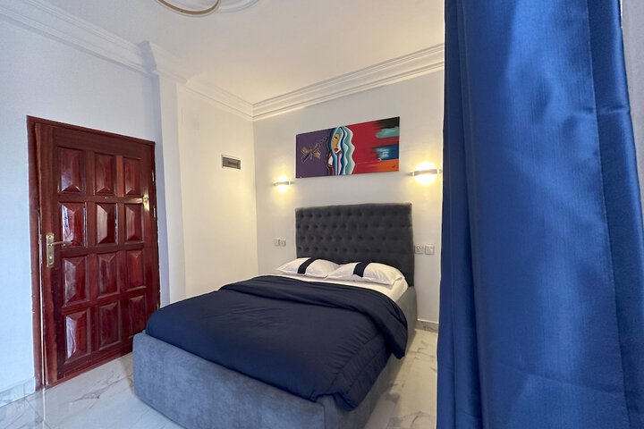 Room 20 of 34