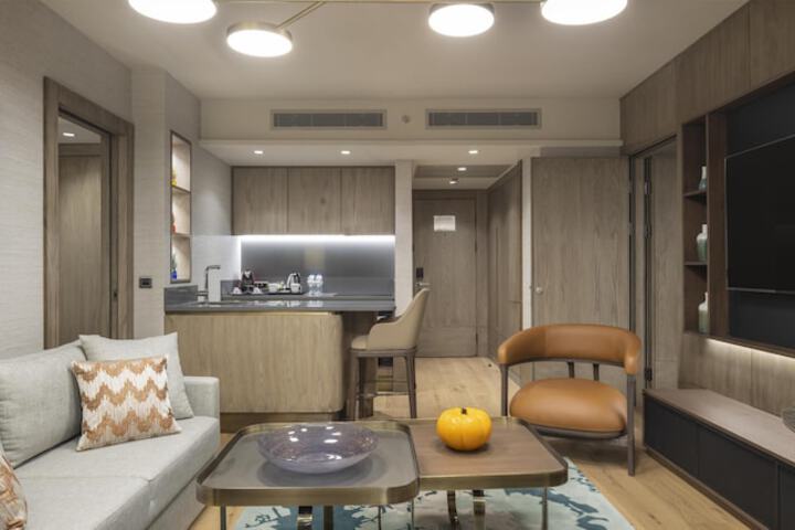 Room 46 of 243
