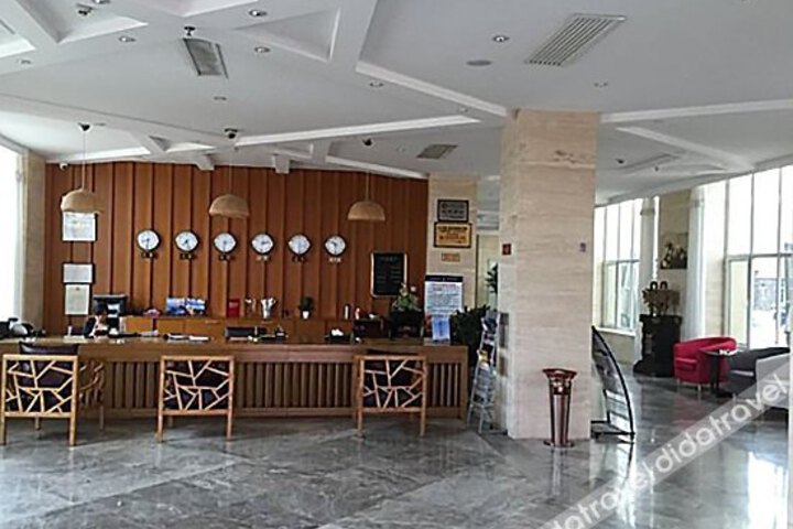 Liangcheng Holiday Hotel