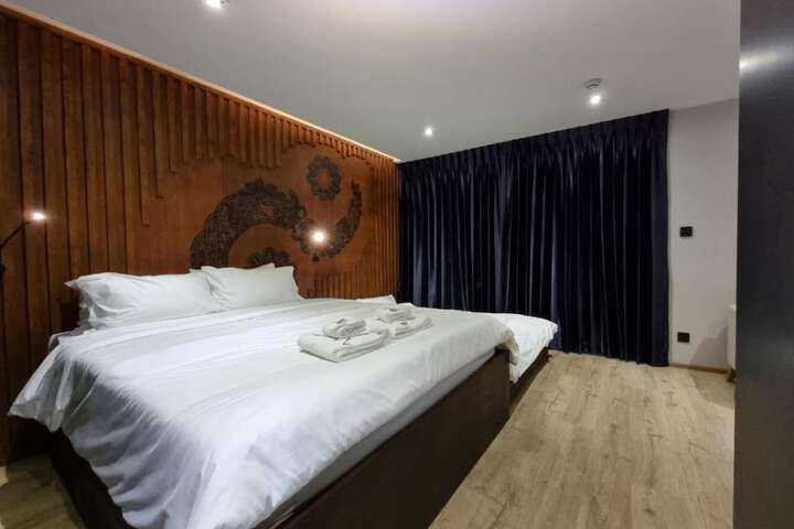 Room 32 of 56