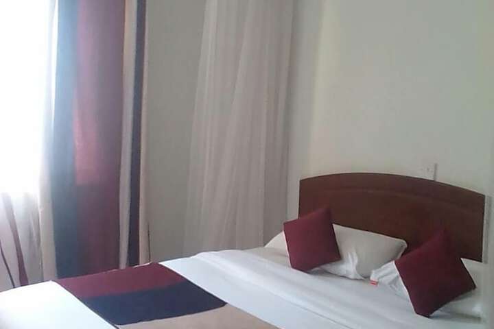 Room 6 of 11