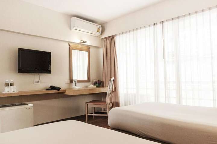Room 10 of 49