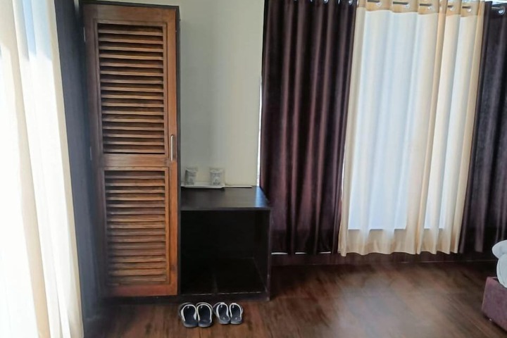 Room 12 of 81