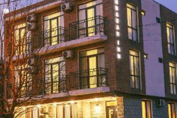 HOTEL INNARAH INN