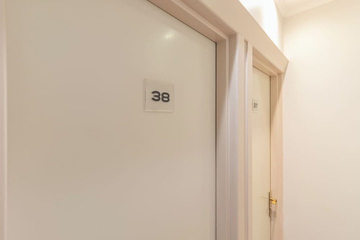 Ballroom/Hall 23 of 32