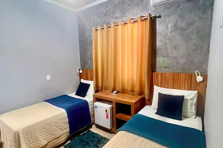 Room 9 of 31