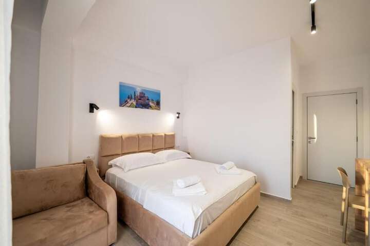 Room 42 of 163
