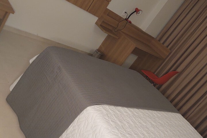 Room 10 of 29