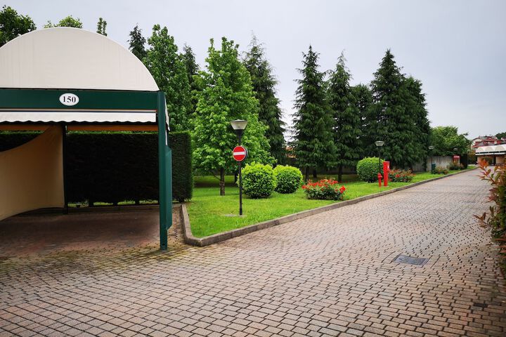 Property Grounds 23 of 28