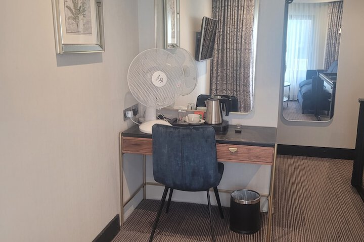 Room 46 of 90