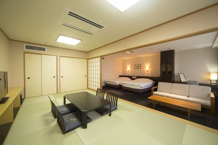 Room 30 of 75