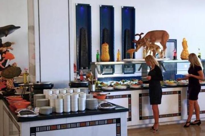 Dining 19 of 69