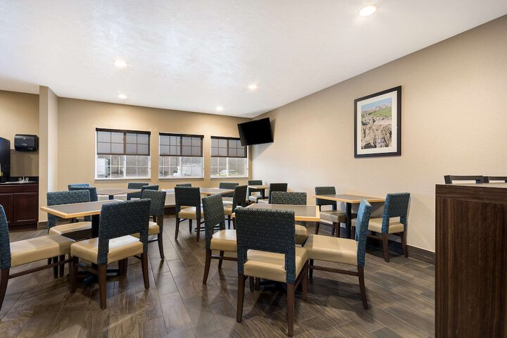 Breakfast/Coffee Service 36 of 40