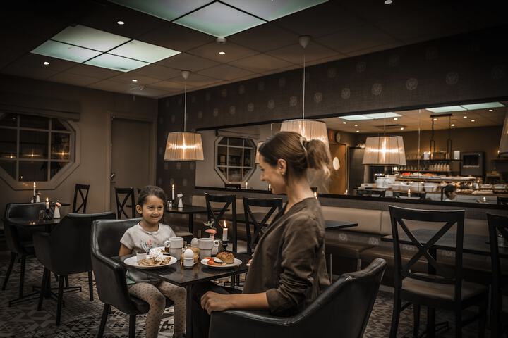 Breakfast/Coffee Service 117 of 132