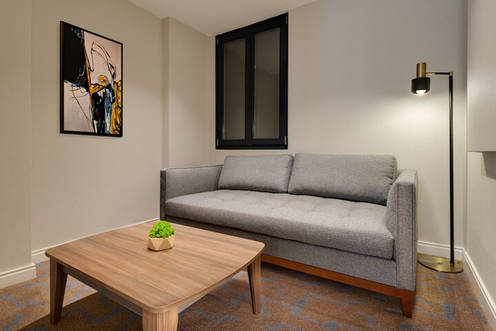 Room 21 of 50