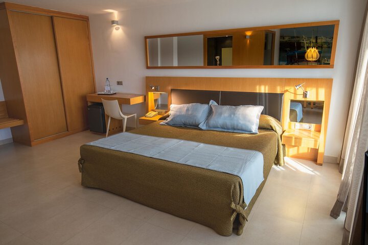 Room 15 of 71