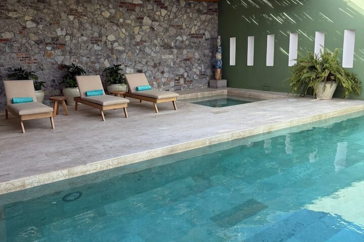 Hotel with Pool