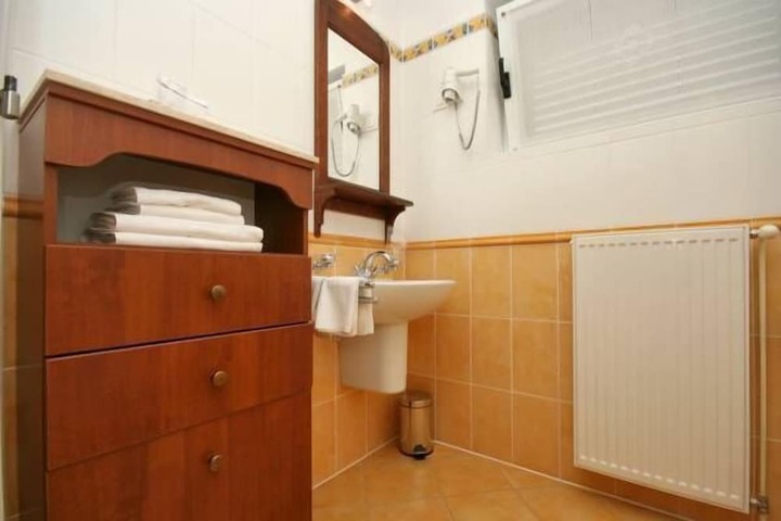 Room 58 of 104