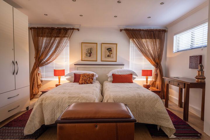 Room 6 of 32