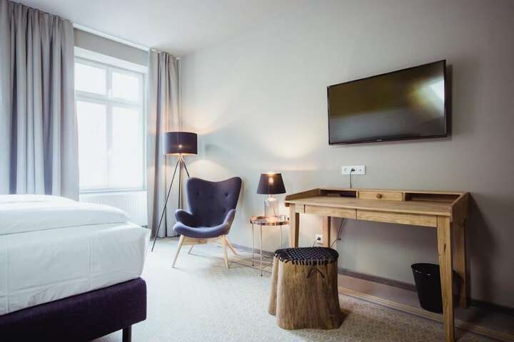 Room 5 of 53