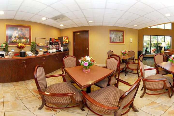Breakfast area