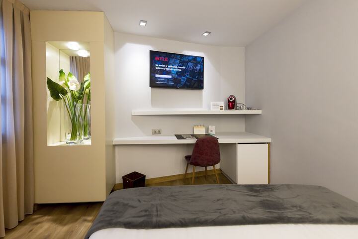 Room 11 of 35
