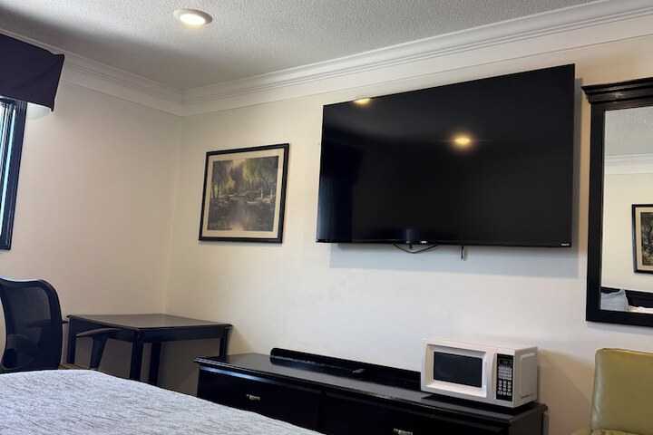 Room 9 of 43