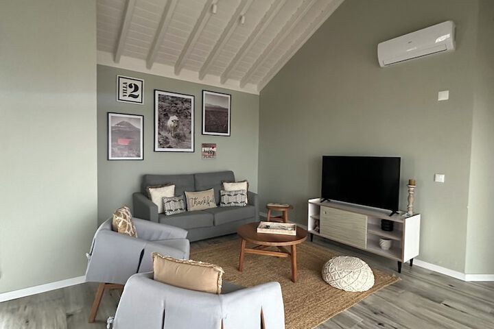 Room 34 of 104