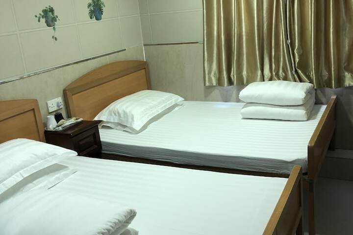 Room 19 of 40