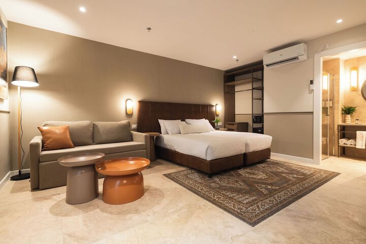Room 2 of 19