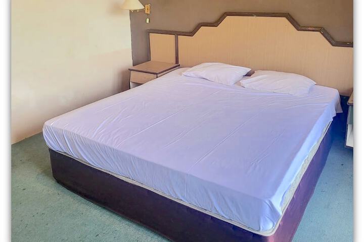 Room 9 of 36