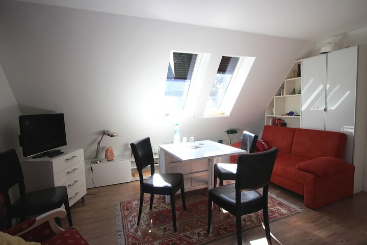 Room 13 of 32