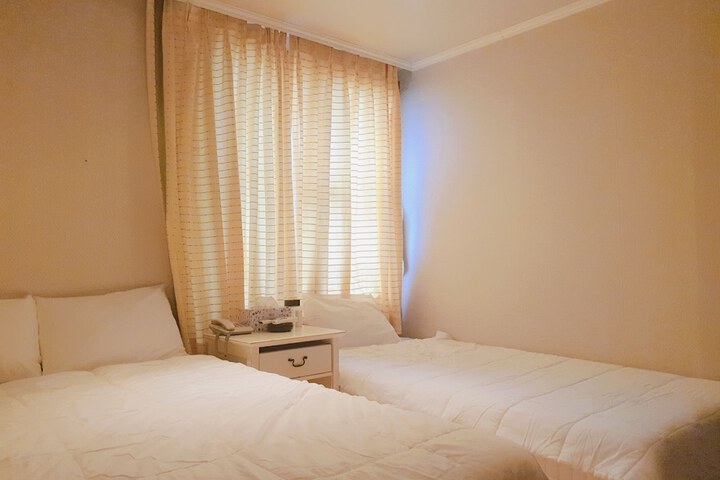 Room 14 of 38