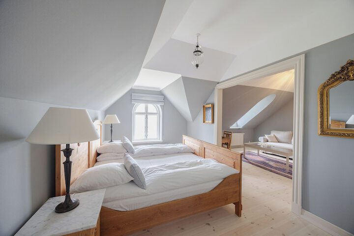 Room 12 of 26