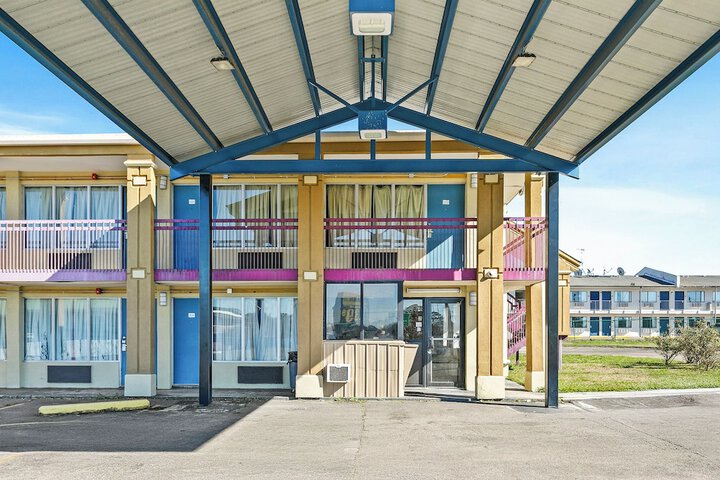 Image of Luxury Inn by Hotel O Hattiesburg MS