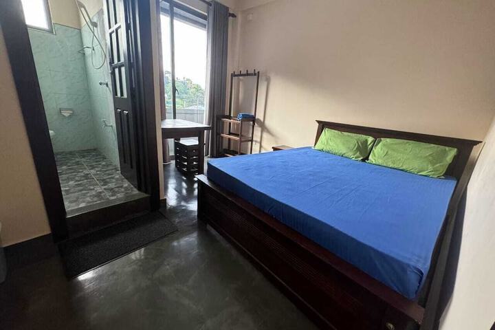 Room 2 of 10