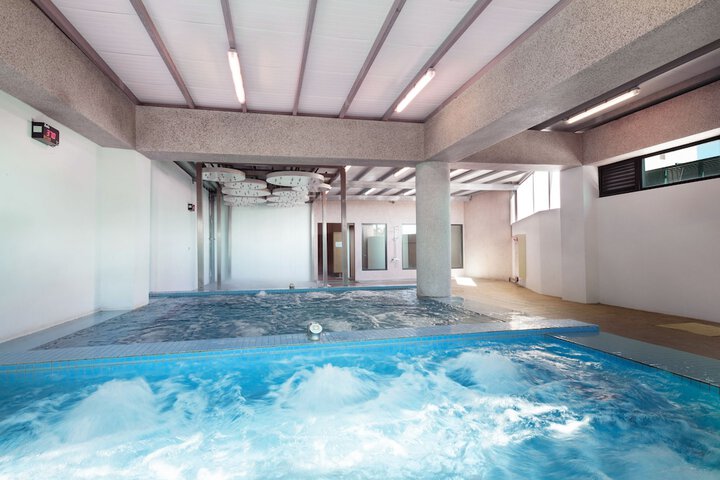 Hotel with Pool