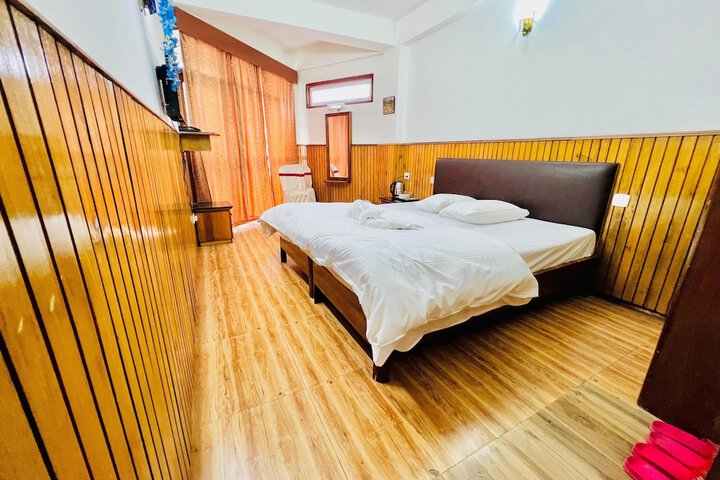 Room 15 of 29