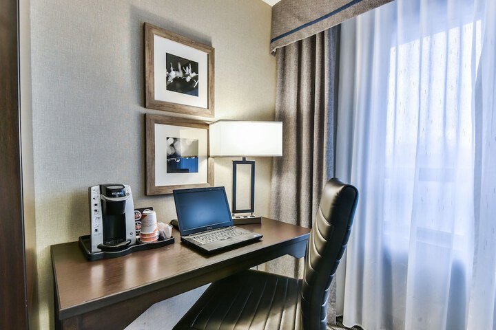 Room 5 of 13
