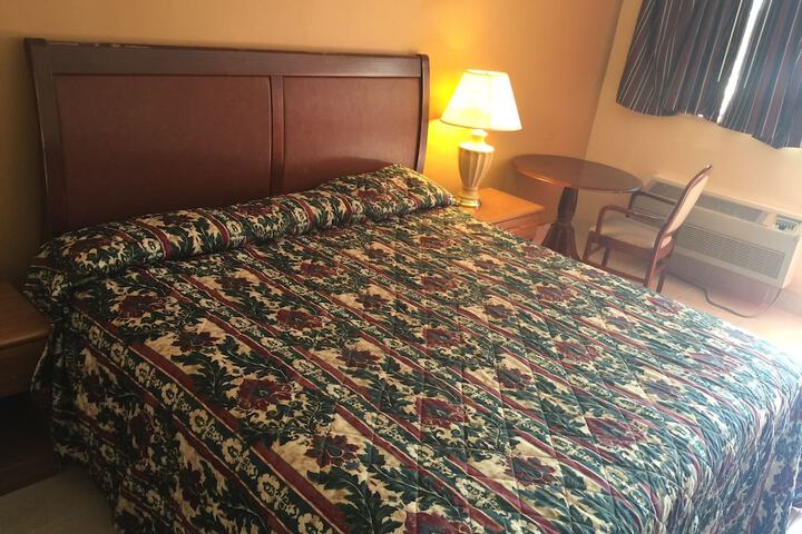 Room 2 of 35