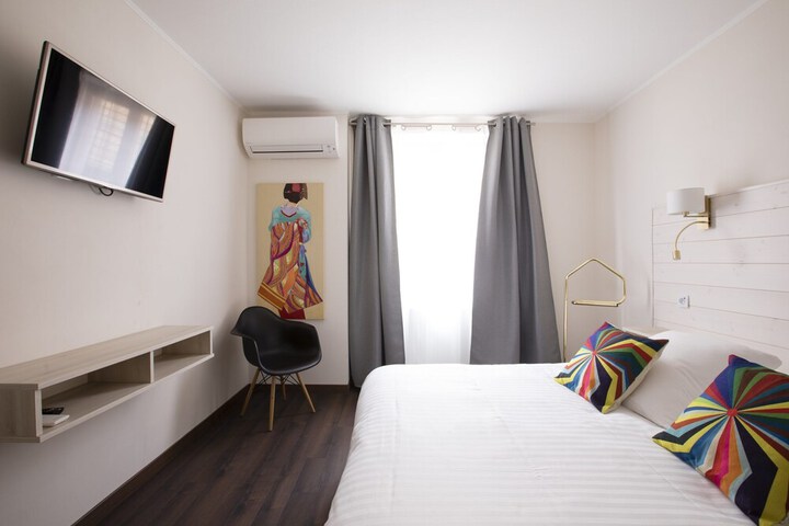 Room 16 of 86