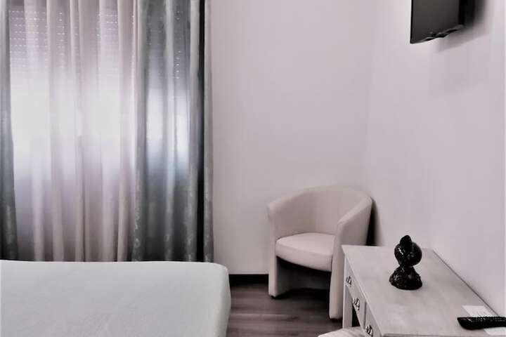 Room 12 of 40