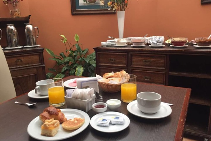 Breakfast area