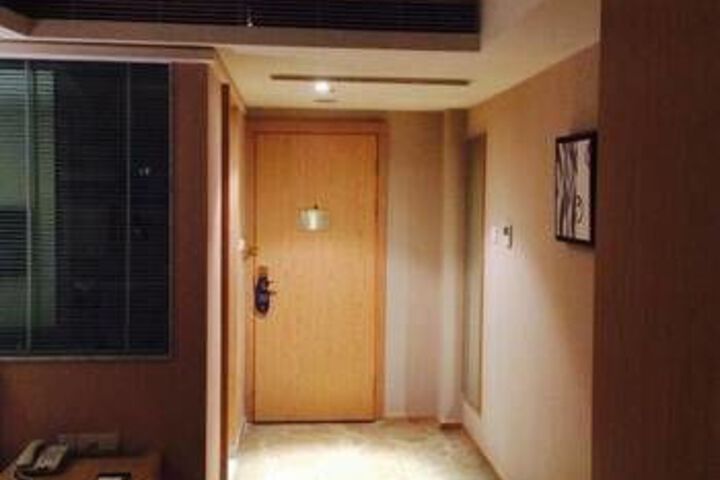 Room 46 of 166