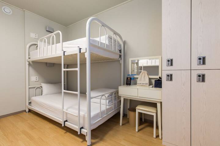 Room 11 of 68