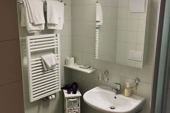 Room 45 of 60