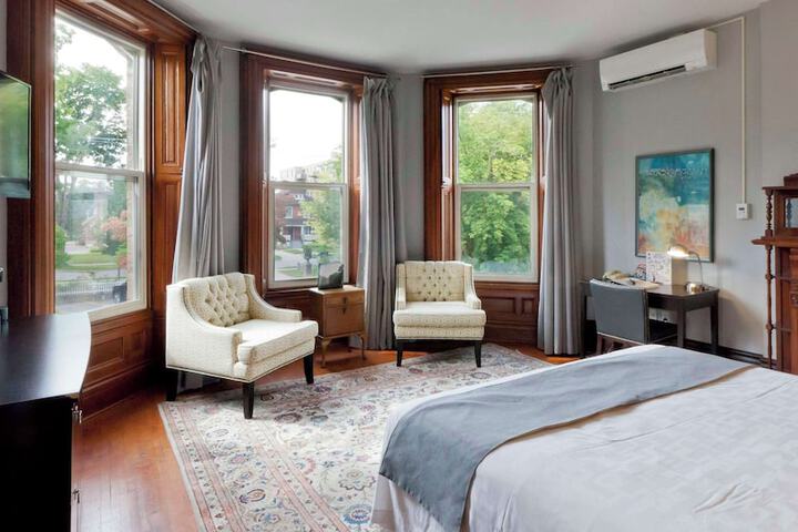 Room 32 of 75