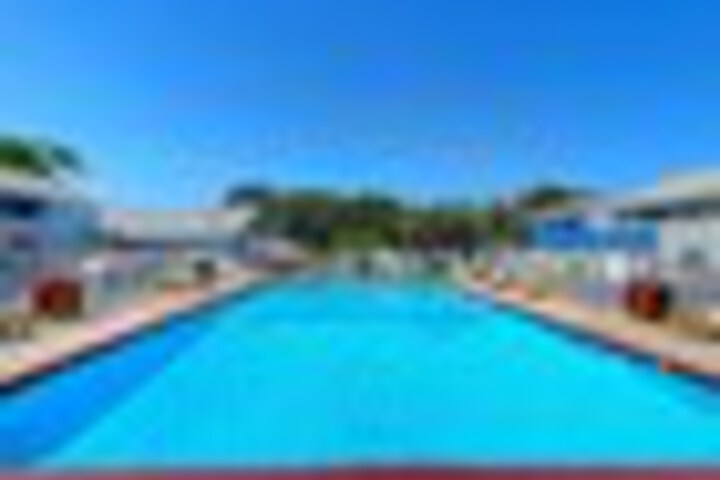 Pool 182 of 207